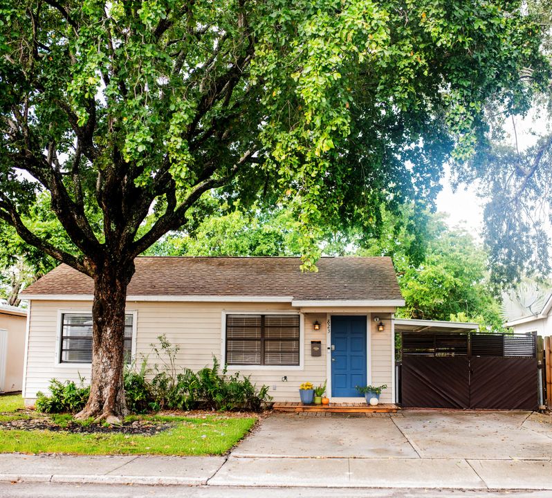 待售: $335,000 (2 贝兹, 1 浴室, 940 平方英尺)