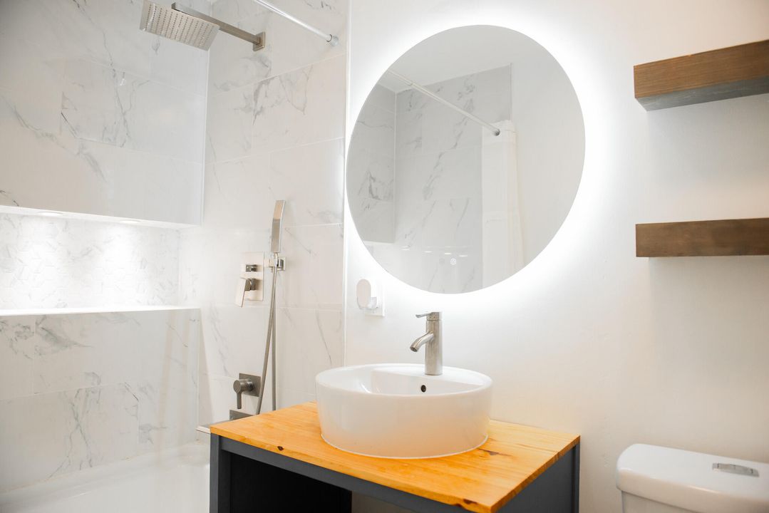 待售: $335,000 (2 贝兹, 1 浴室, 940 平方英尺)