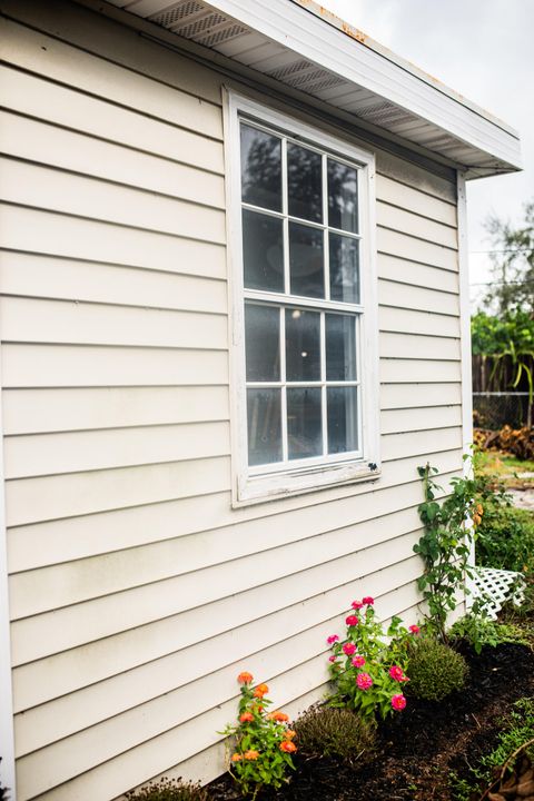 待售: $335,000 (2 贝兹, 1 浴室, 940 平方英尺)