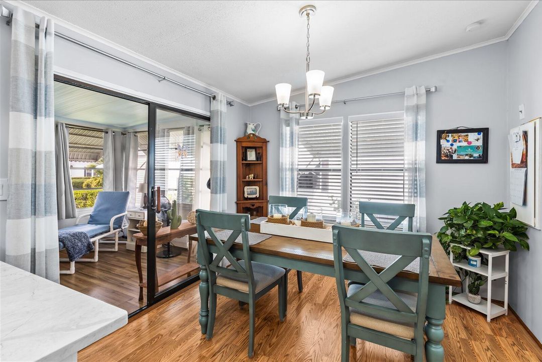 Active With Contract: $190,000 (2 beds, 2 baths, 1036 Square Feet)