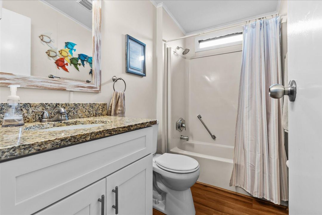 Active With Contract: $190,000 (2 beds, 2 baths, 1036 Square Feet)