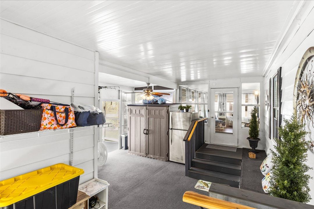 Active With Contract: $190,000 (2 beds, 2 baths, 1036 Square Feet)