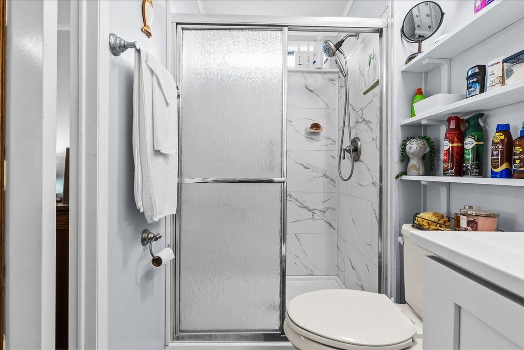 Active With Contract: $190,000 (2 beds, 2 baths, 1036 Square Feet)