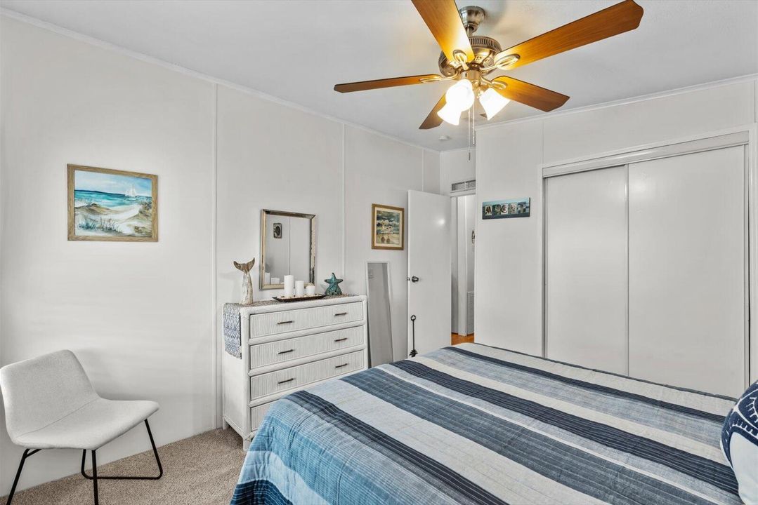 Active With Contract: $190,000 (2 beds, 2 baths, 1036 Square Feet)