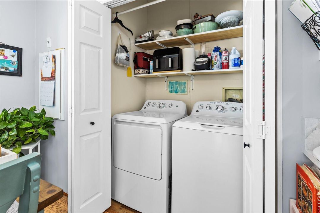 Active With Contract: $190,000 (2 beds, 2 baths, 1036 Square Feet)