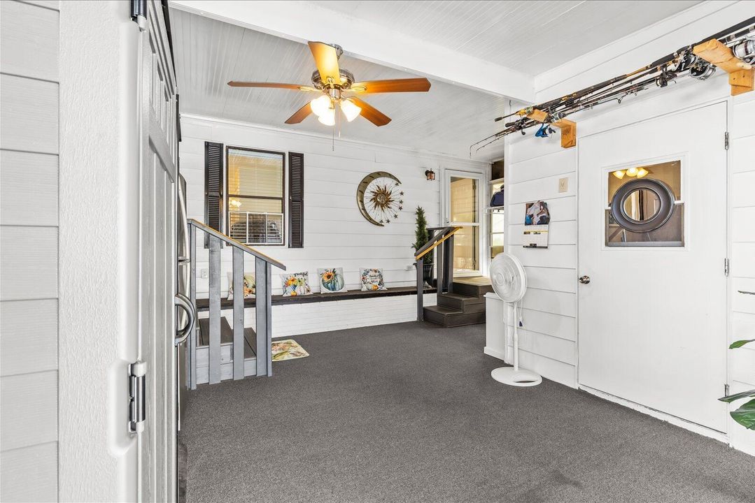 Active With Contract: $190,000 (2 beds, 2 baths, 1036 Square Feet)