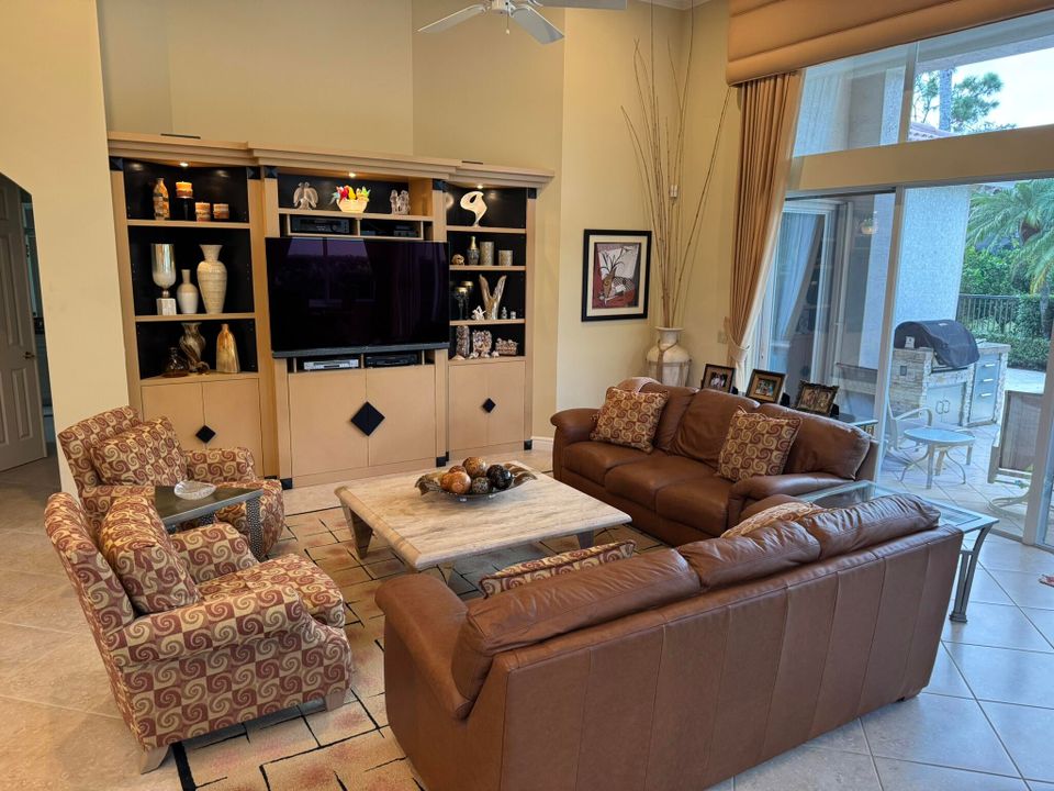 For Sale: $2,095,000 (3 beds, 3 baths, 2969 Square Feet)