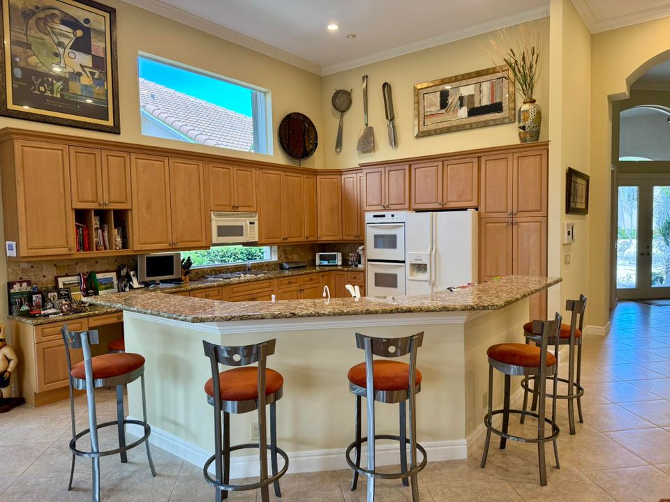 For Sale: $2,095,000 (3 beds, 3 baths, 2969 Square Feet)