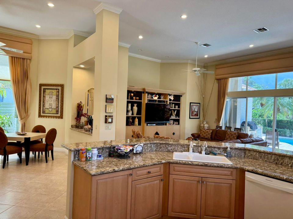 For Sale: $2,095,000 (3 beds, 3 baths, 2969 Square Feet)