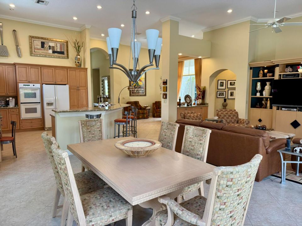 For Sale: $2,095,000 (3 beds, 3 baths, 2969 Square Feet)