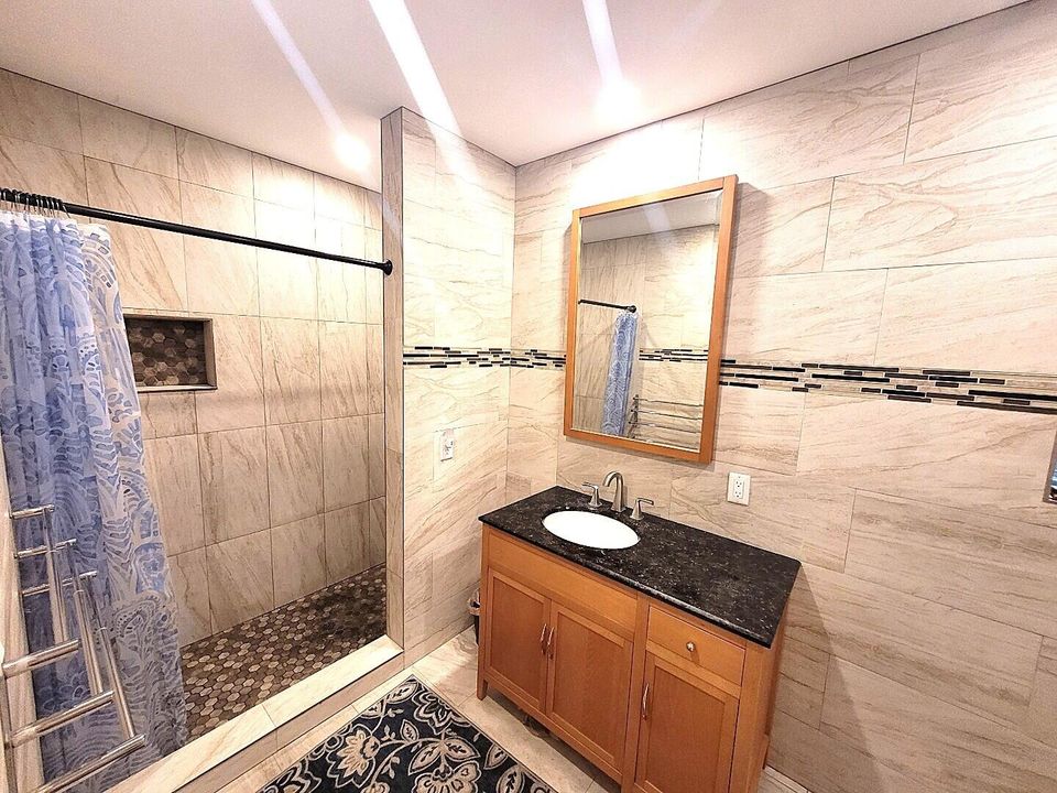 Active With Contract: $739,000 (4 beds, 3 baths, 2426 Square Feet)