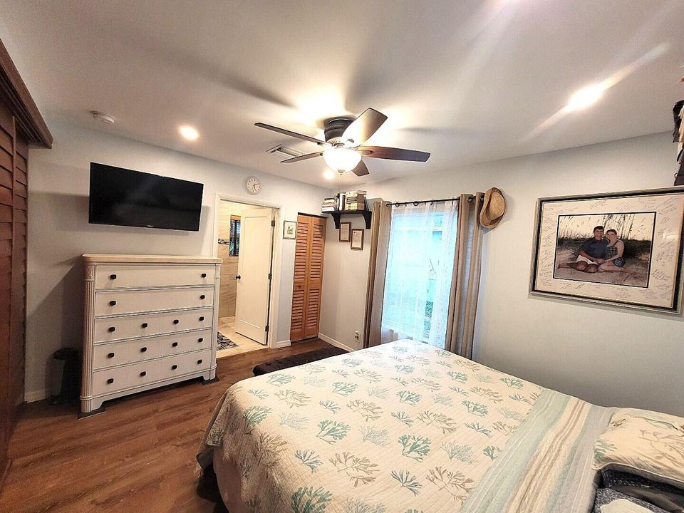 Active With Contract: $739,000 (4 beds, 3 baths, 2426 Square Feet)