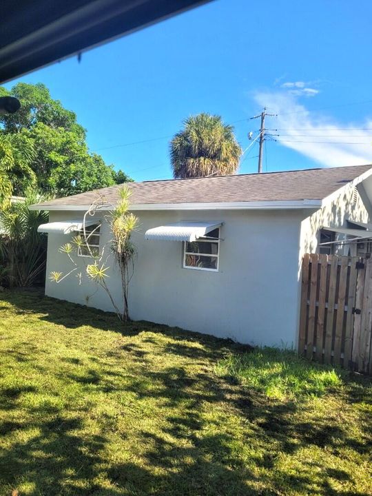 Active With Contract: $739,000 (4 beds, 3 baths, 2426 Square Feet)