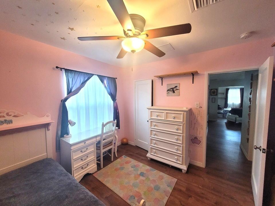 Active With Contract: $739,000 (4 beds, 3 baths, 2426 Square Feet)