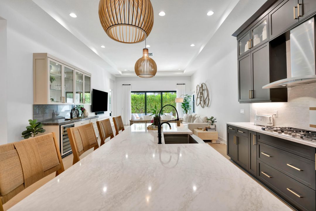 En Venta: $1,950,000 (3 camas, 2 baños, 2371 Pies cuadrados)