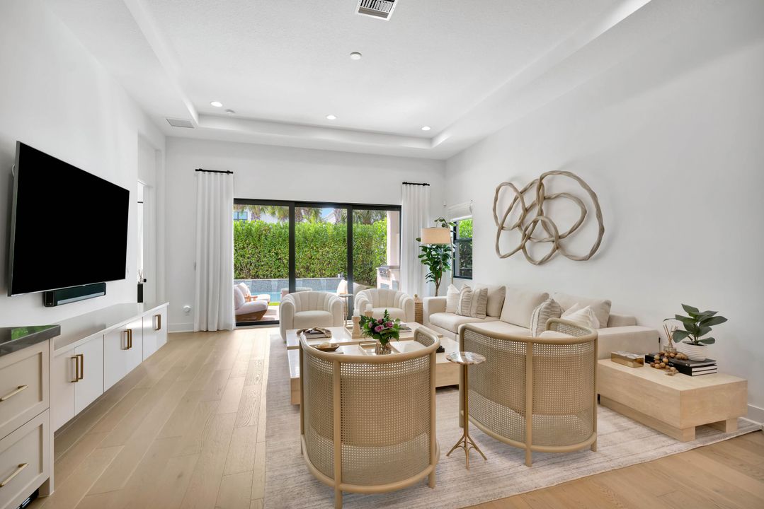 En Venta: $1,950,000 (3 camas, 2 baños, 2371 Pies cuadrados)