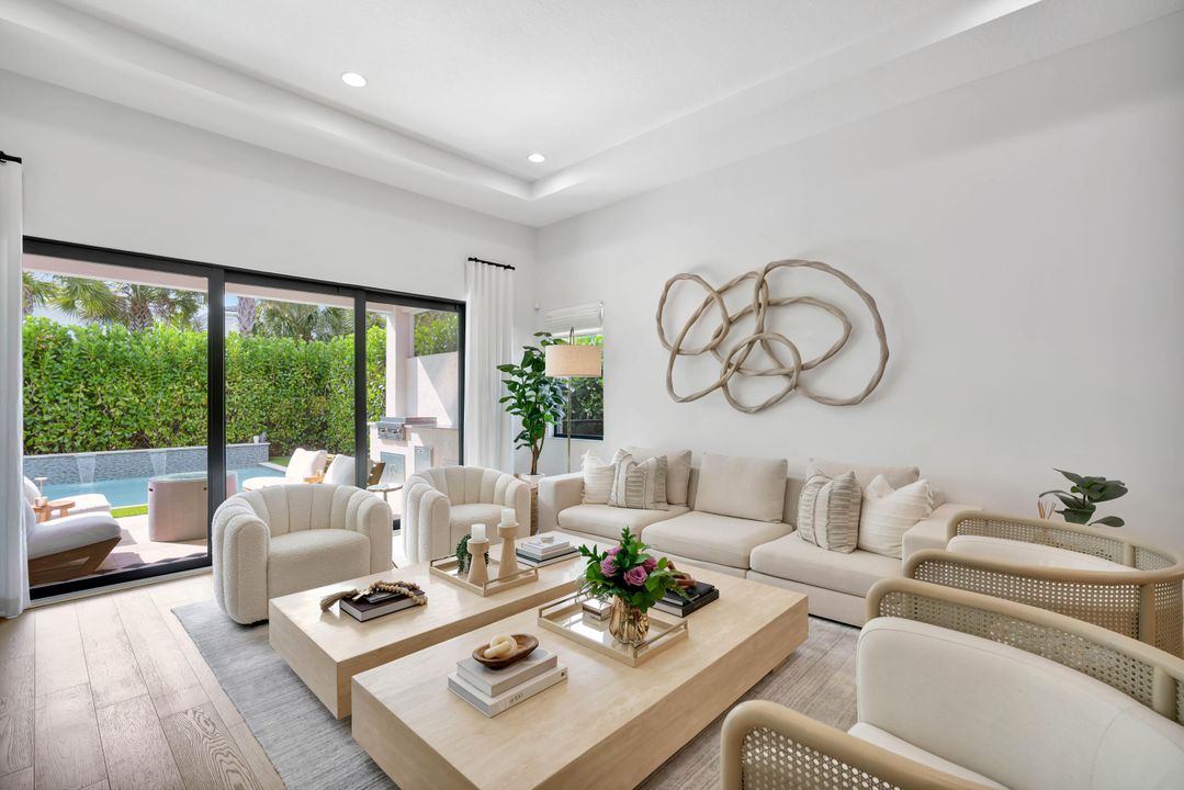 En Venta: $1,950,000 (3 camas, 2 baños, 2371 Pies cuadrados)