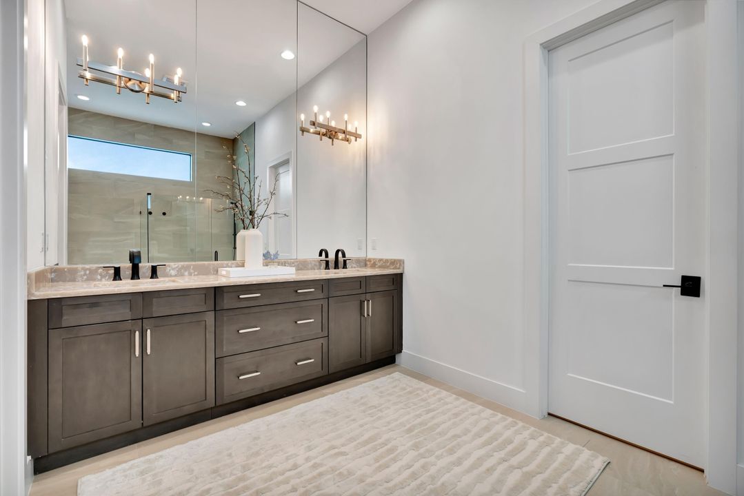 En Venta: $1,950,000 (3 camas, 2 baños, 2371 Pies cuadrados)