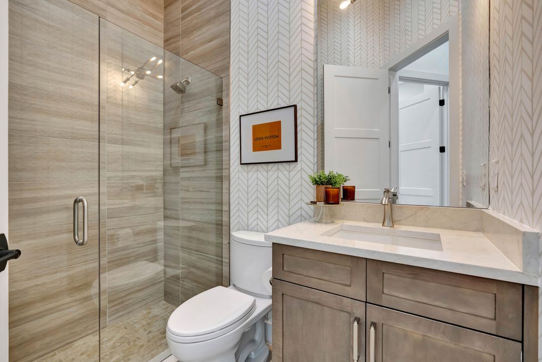 En Venta: $1,950,000 (3 camas, 2 baños, 2371 Pies cuadrados)