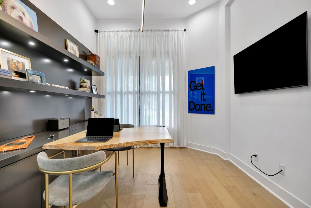 En Venta: $1,950,000 (3 camas, 2 baños, 2371 Pies cuadrados)