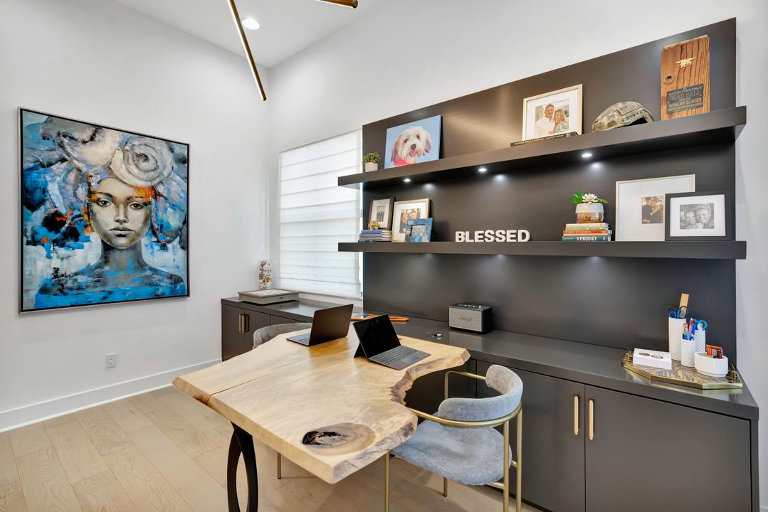 En Venta: $1,950,000 (3 camas, 2 baños, 2371 Pies cuadrados)