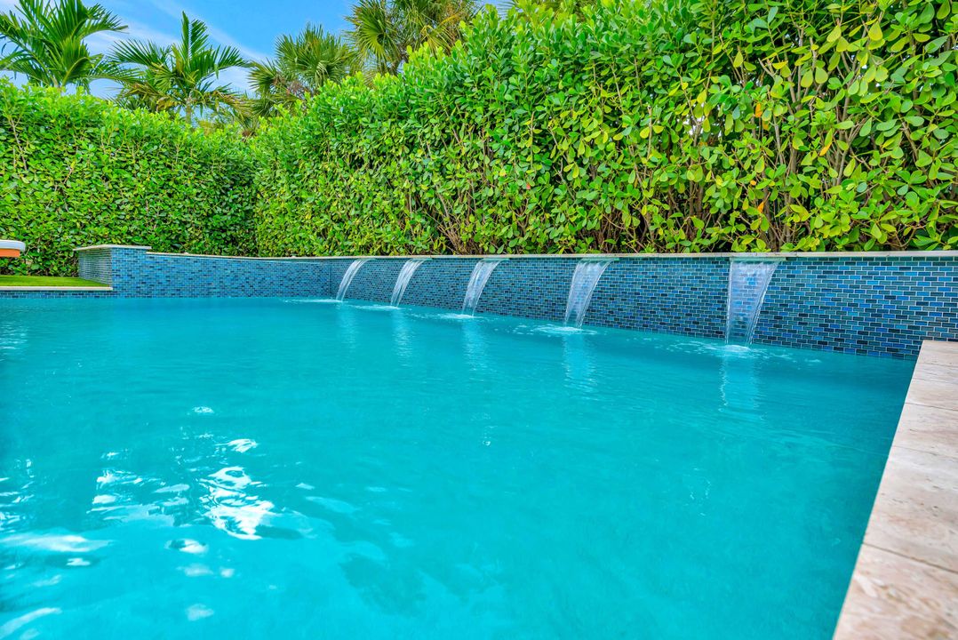 En Venta: $1,950,000 (3 camas, 2 baños, 2371 Pies cuadrados)