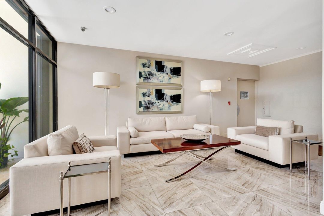 For Sale: $385,000 (3 beds, 2 baths, 1404 Square Feet)