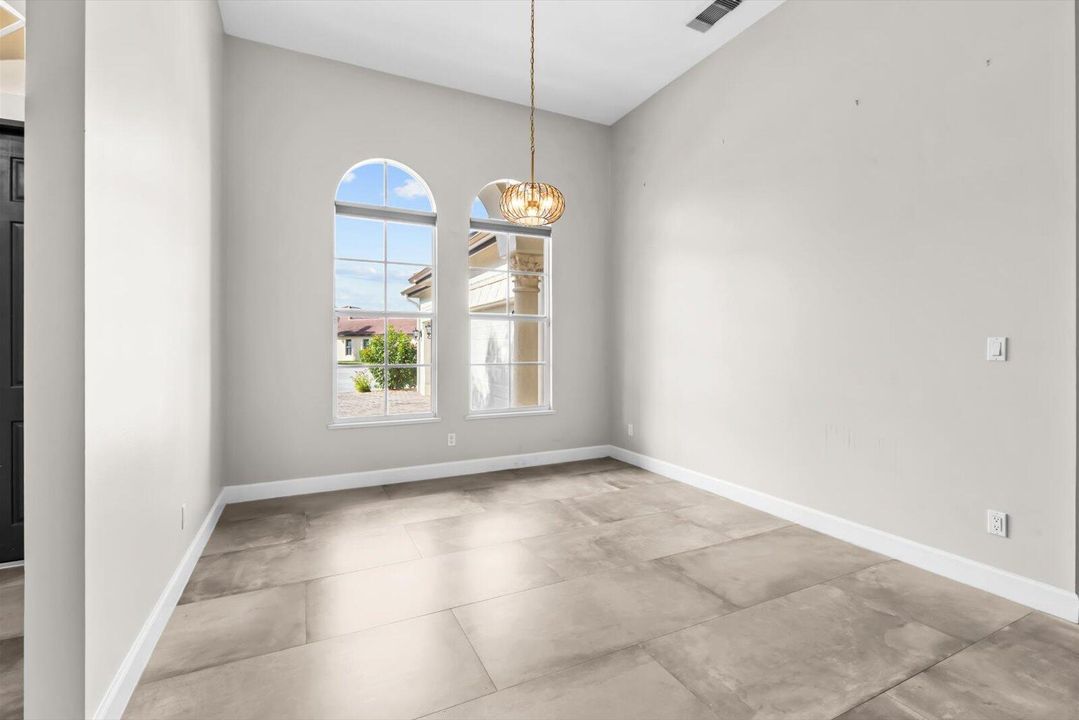 For Sale: $640,000 (3 beds, 2 baths, 2512 Square Feet)