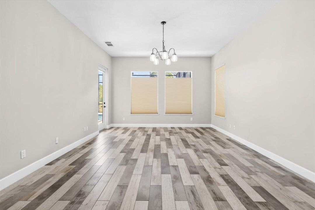 For Sale: $640,000 (3 beds, 2 baths, 2512 Square Feet)