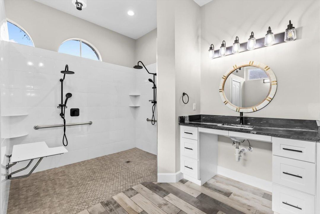 For Sale: $640,000 (3 beds, 2 baths, 2512 Square Feet)