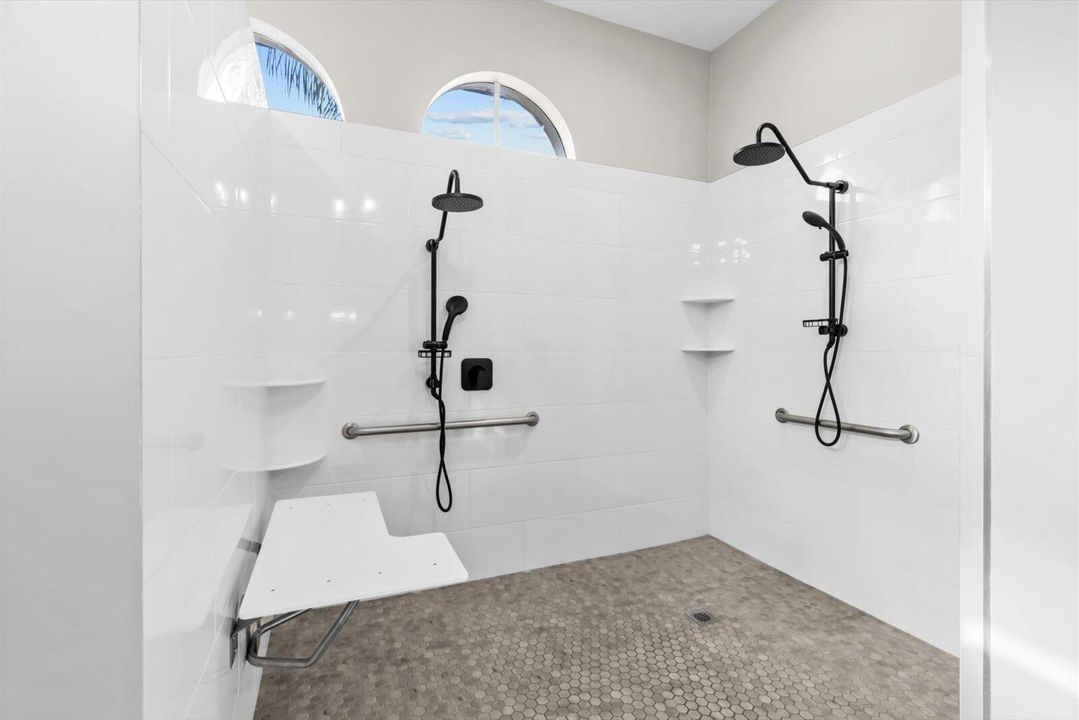 For Sale: $640,000 (3 beds, 2 baths, 2512 Square Feet)