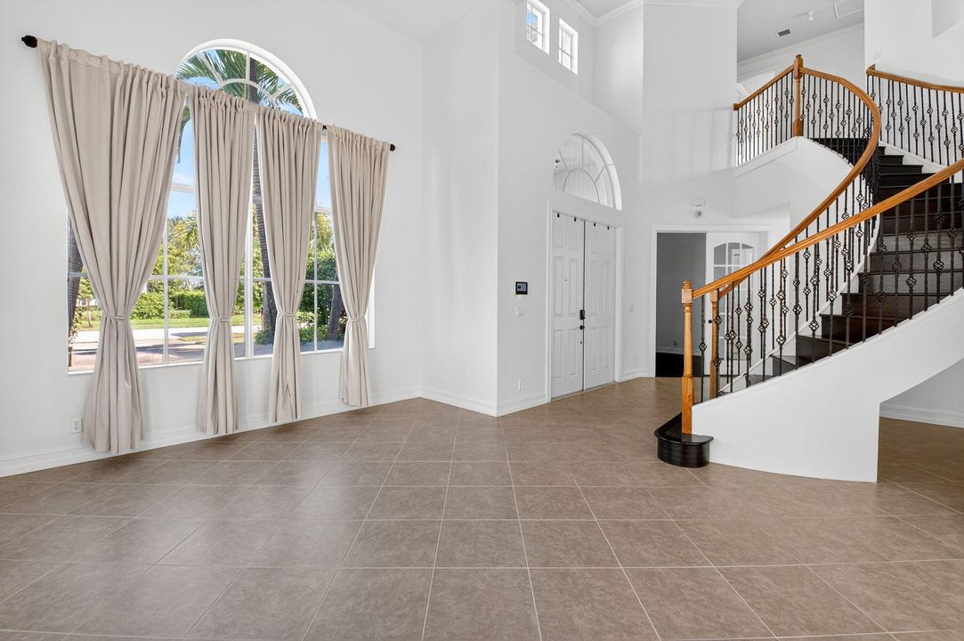 For Sale: $899,999 (5 beds, 3 baths, 3363 Square Feet)