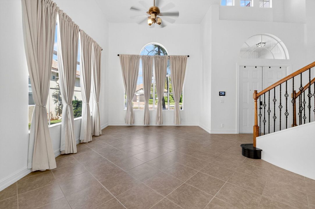 For Sale: $899,999 (5 beds, 3 baths, 3363 Square Feet)