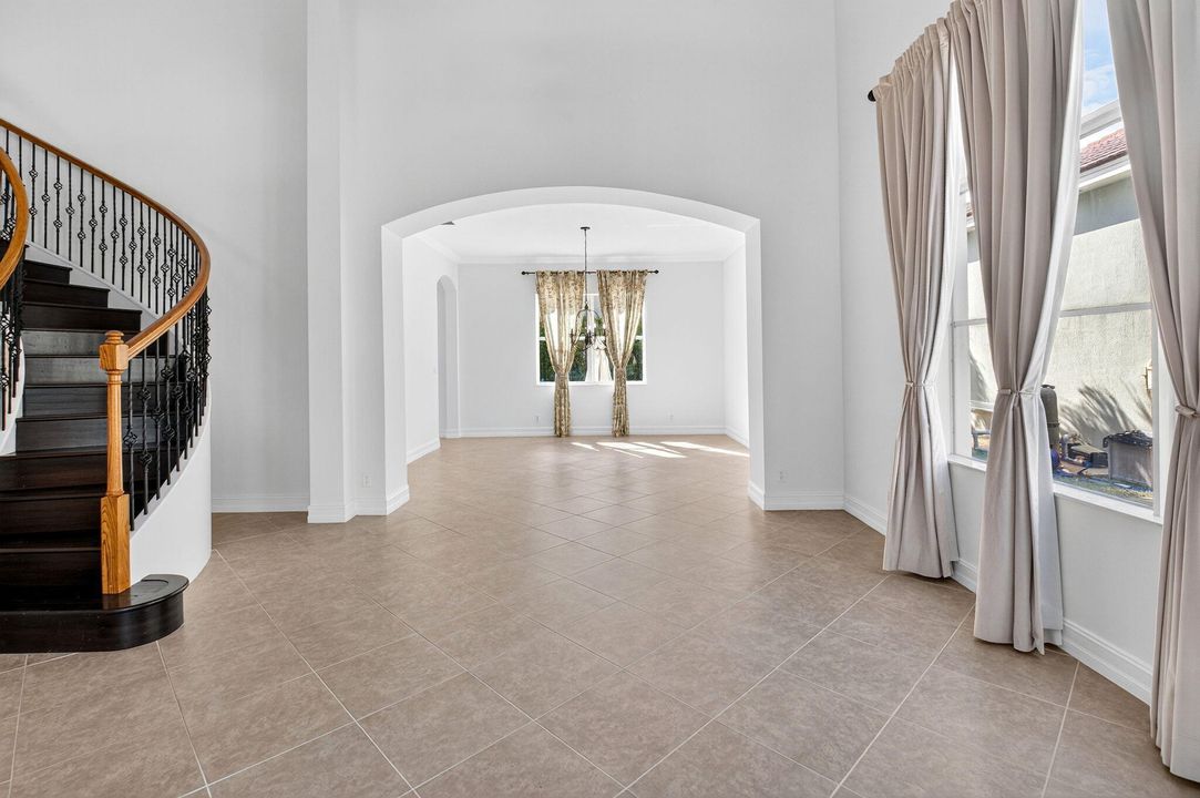 For Sale: $899,999 (5 beds, 3 baths, 3363 Square Feet)