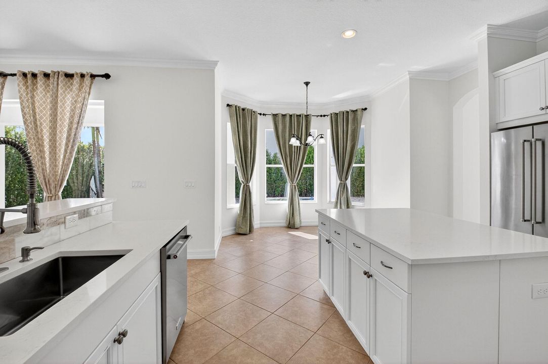 For Sale: $899,999 (5 beds, 3 baths, 3363 Square Feet)