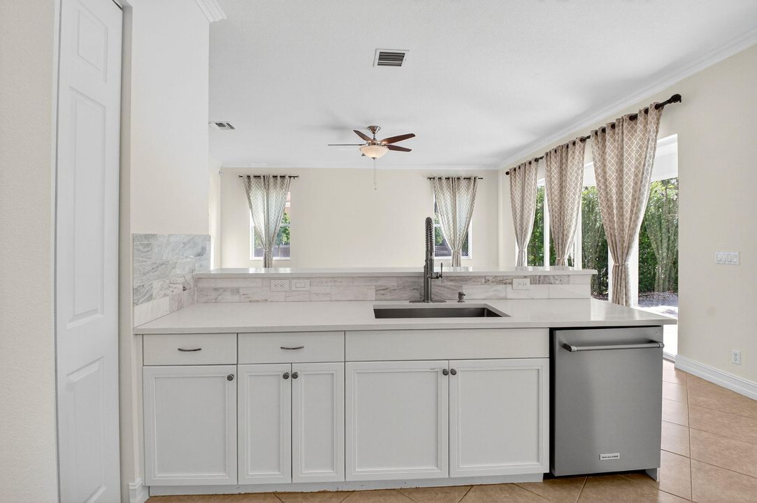 For Sale: $899,999 (5 beds, 3 baths, 3363 Square Feet)