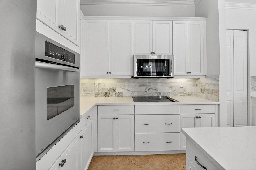 For Sale: $899,999 (5 beds, 3 baths, 3363 Square Feet)