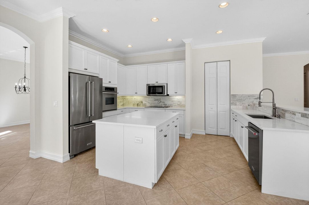 For Sale: $899,999 (5 beds, 3 baths, 3363 Square Feet)