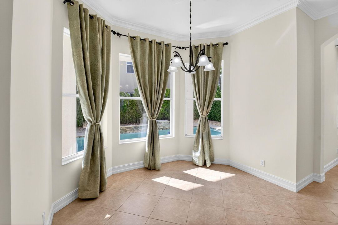 For Sale: $899,999 (5 beds, 3 baths, 3363 Square Feet)