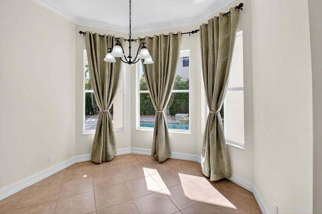 For Sale: $899,999 (5 beds, 3 baths, 3363 Square Feet)