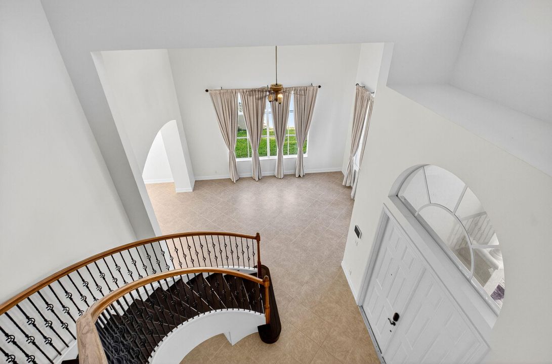 For Sale: $899,999 (5 beds, 3 baths, 3363 Square Feet)