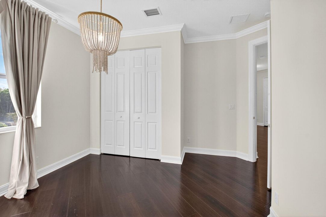 For Sale: $899,999 (5 beds, 3 baths, 3363 Square Feet)