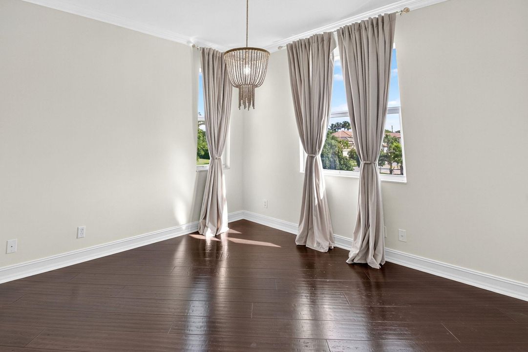 For Sale: $899,999 (5 beds, 3 baths, 3363 Square Feet)