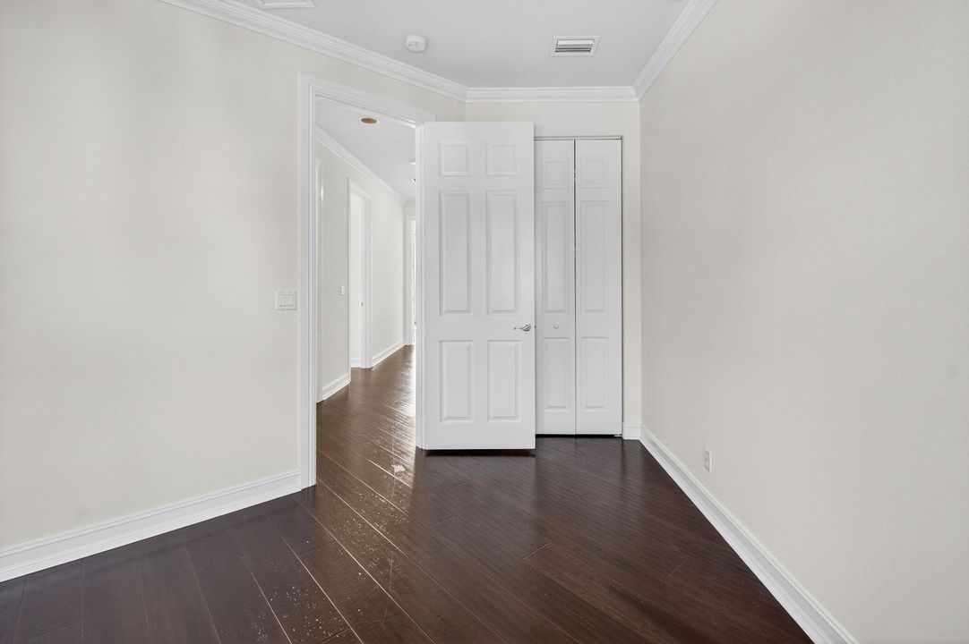 For Sale: $899,999 (5 beds, 3 baths, 3363 Square Feet)