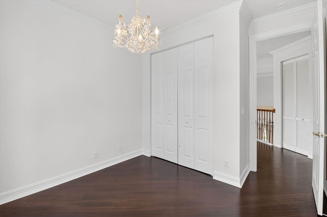 For Sale: $899,999 (5 beds, 3 baths, 3363 Square Feet)