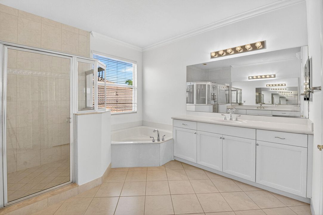 For Sale: $899,999 (5 beds, 3 baths, 3363 Square Feet)