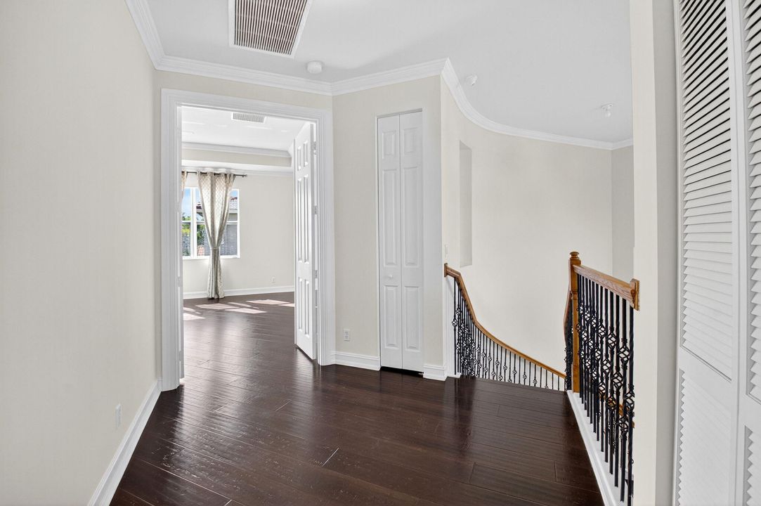 For Sale: $899,999 (5 beds, 3 baths, 3363 Square Feet)