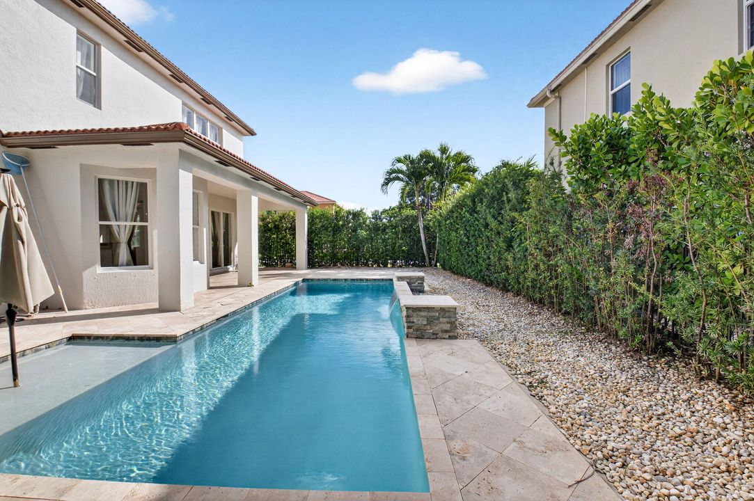 For Sale: $899,999 (5 beds, 3 baths, 3363 Square Feet)