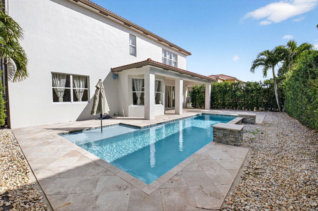 For Sale: $899,999 (5 beds, 3 baths, 3363 Square Feet)