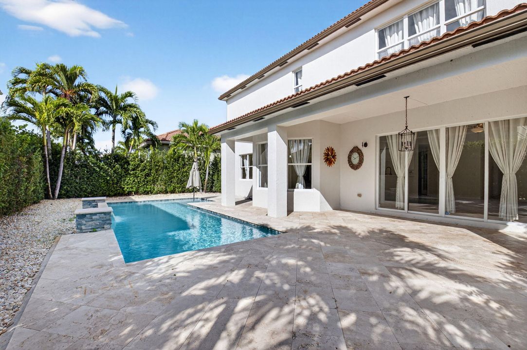 For Sale: $899,999 (5 beds, 3 baths, 3363 Square Feet)